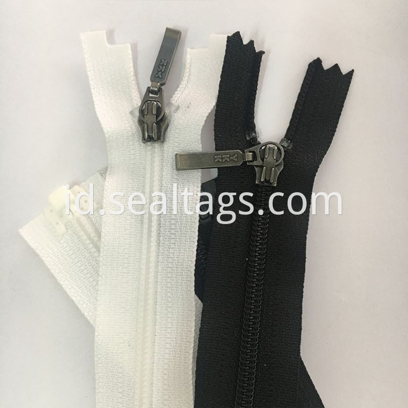 Nylon Zipper Supplier